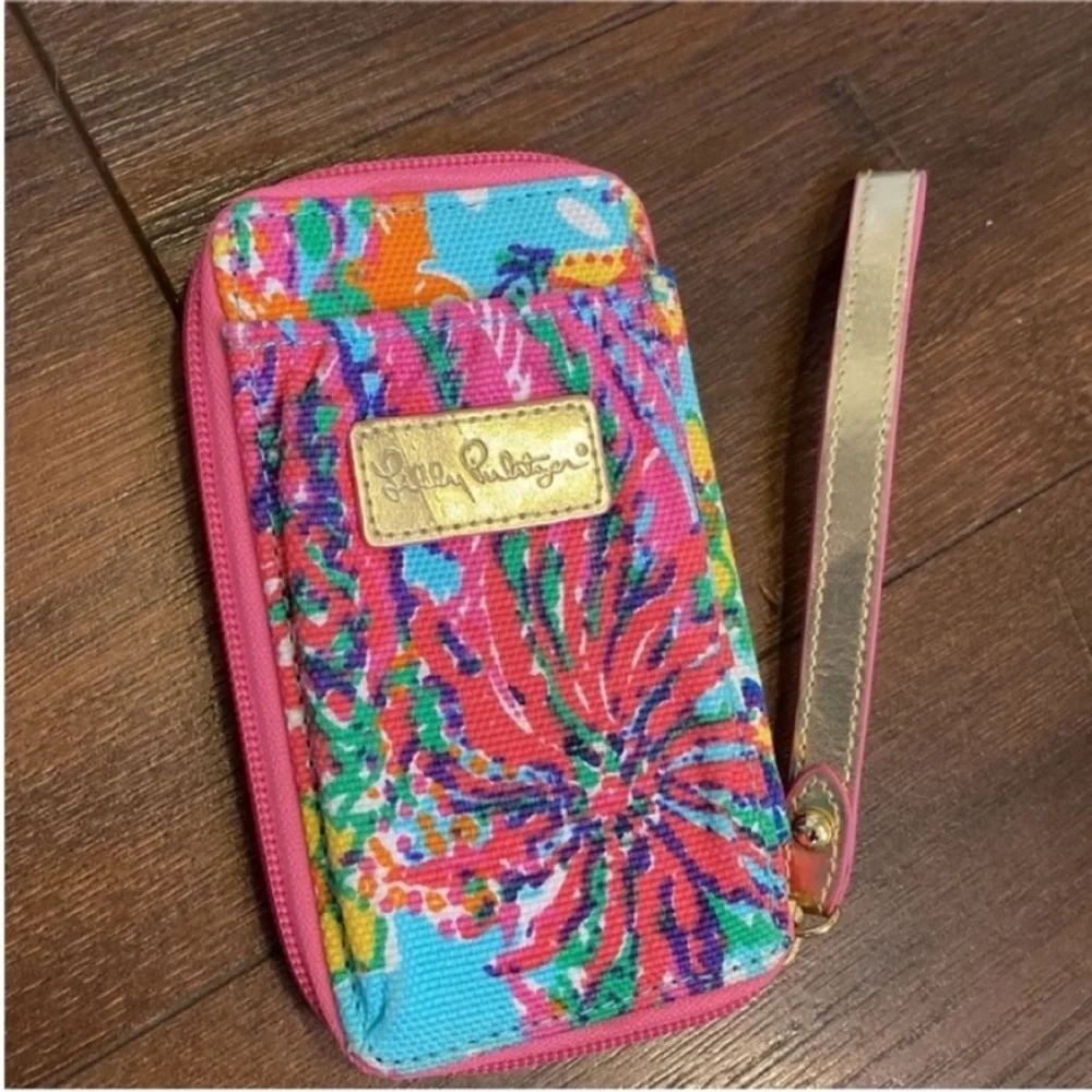 Lilly Pulitzer Wallet Tiki Palm Wristlet Wallet Pink - Picture 2 of 11